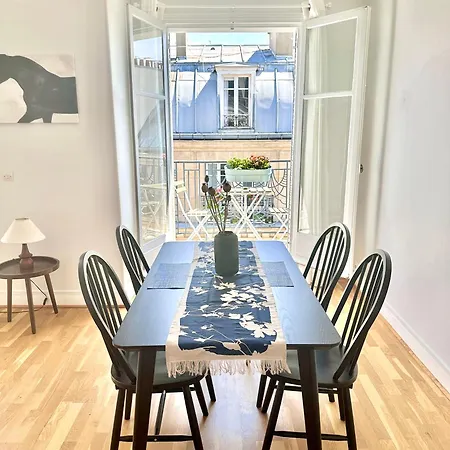 Spacious Near Montparnasse Bausset 6th * Parigi