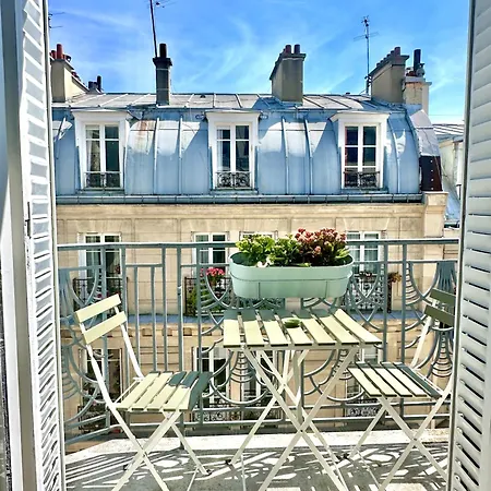 Spacious Near Montparnasse Bausset 6th Paris